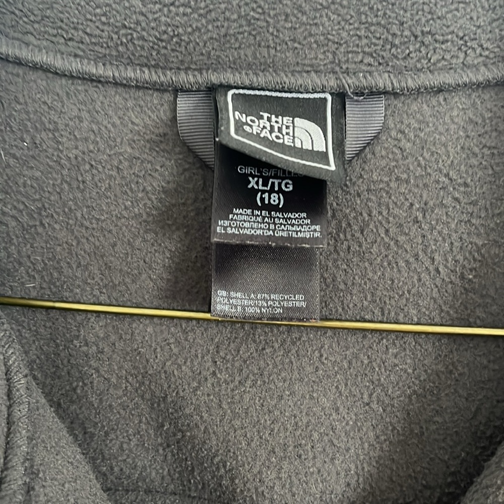 North face jacket - Picture 3 of 6